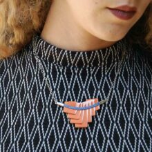 Collier Yazi plissé orange tresse bleue nuit ByrdCeeDesign