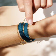 Bracelet Yanim bijou soie bleu paon made in France L'Orangerie Bijoux