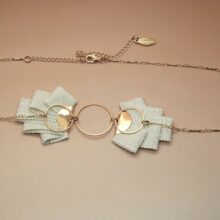 Bijou de tête Hebore soie irisée blanc doré bijoux mariage