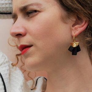 Boucles d’oreilles Silas soie couleur noir or créateur Lyon