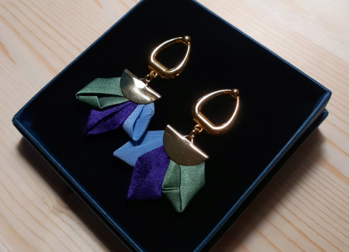 Boucles d'oreilles Iris soie L'Orangerie Bijoux Couture Boucles d'oreilles Iris soie L'Orangerie Bijoux Couture