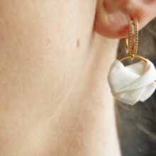 Boucles d'oreilles Jeanne soie blanche doré L'Orangerie Bijoux