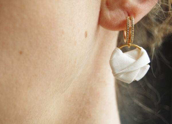 Boucles d'oreilles Jeanne soie blanche doré L'Orangerie Bijoux